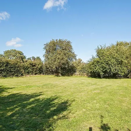 6 Person In Asnaes-by Traum *